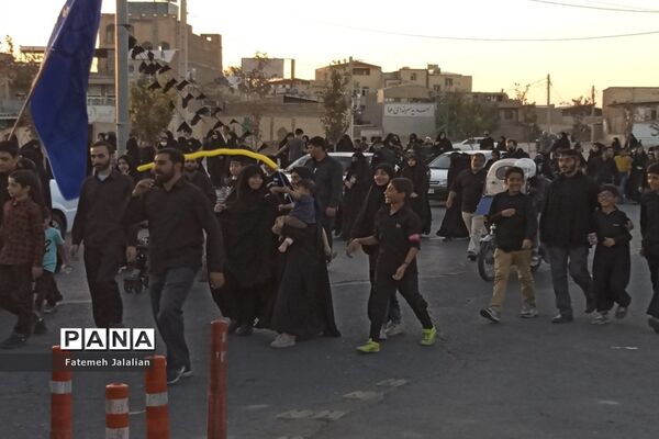 راهپیمایی اربعینی زائران سیدالشهدا(ع) در قم-3