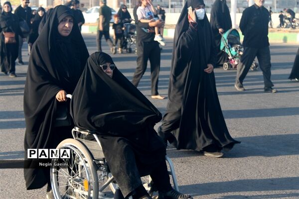 پیاده‌روی جاماندگان اربعین در قم-4