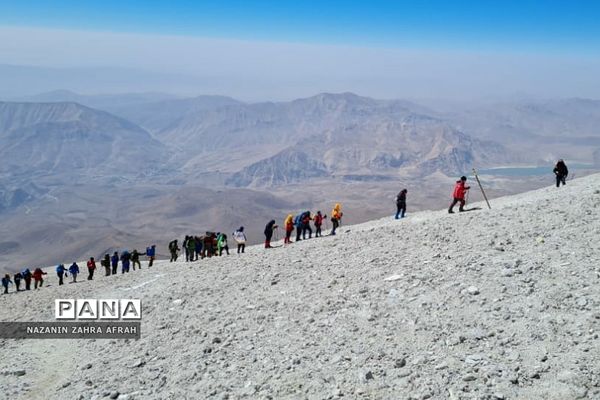 اولین صعود مشترک و بین المللی کوهنوردان ارتش‌های جهان به قله دماوند