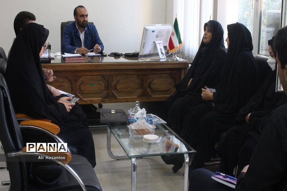 دیدار رئیس و کارشناسان سازمان دانش‌آموزی استان با مدیرکل امور اجتماعی و فرهنگی استانداری زنجان