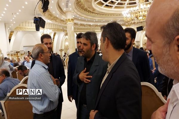 جلسه هم‌اندیشی مدیران مدارس شهرستان قرچک