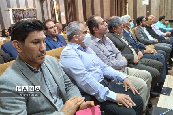 ‌برگزاری جلسه کارگروه مدیران مدارس ابتدایی و متوسطه‌ اول‌ و‌ دوم در شهرستان قرچک