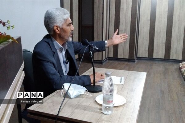 ‌برگزاری جلسه کارگروه مدیران مدارس ابتدایی و متوسطه‌ اول‌ و‌ دوم در شهرستان قرچک