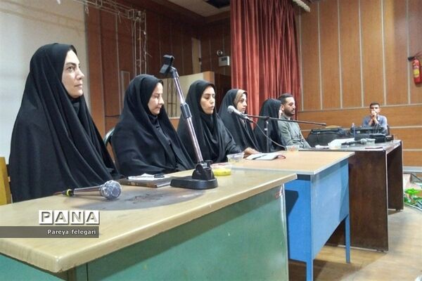 ‌برگزاری جلسه کارگروه مدیران مدارس ابتدایی و متوسطه‌ اول‌ و‌ دوم در شهرستان قرچک