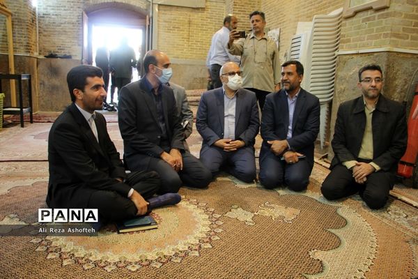 اجرای طرح توکاد و اهدای بسته‌های لوازم‌التحریر به دانش‌آموزان نیازمند در فارس