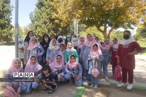 اردوی یکروزه دانش‌آموزان دختر ناحیه 2 شیراز