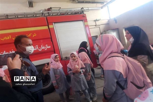 اردوی یکروزه دانش‌آموزان دختر ناحیه 2 شیراز