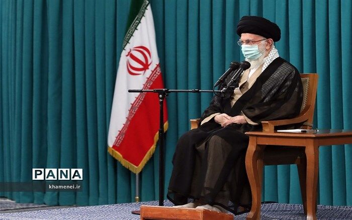 پخش زنده سخنرانی رهبر انقلاب در دیدار پیشکسوتان و فرماندهان دفاع مقدس
