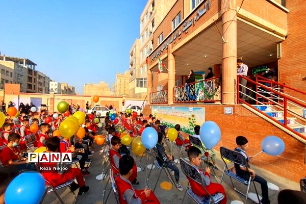 مراسم نمادین جشن غنچه‌ها در شهرستان بهارستان