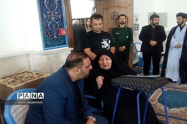 مراسم تکریم پیشکسوتان عرصه ایثار و شهادت در اسلامشهر