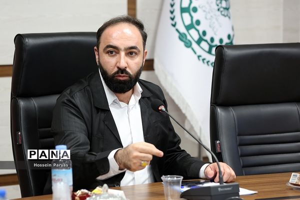 نشست صمیمانه قائم مقام سازمان دانش‌آموزی با همکاران سازمان