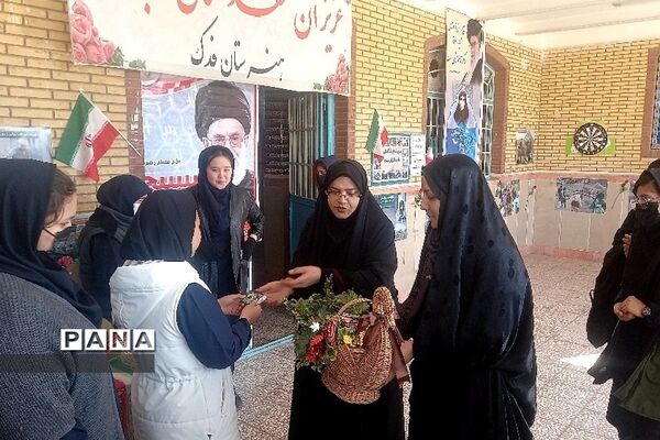 بزرگداشت هفته بسیج در هنرستان فدک فشافویه