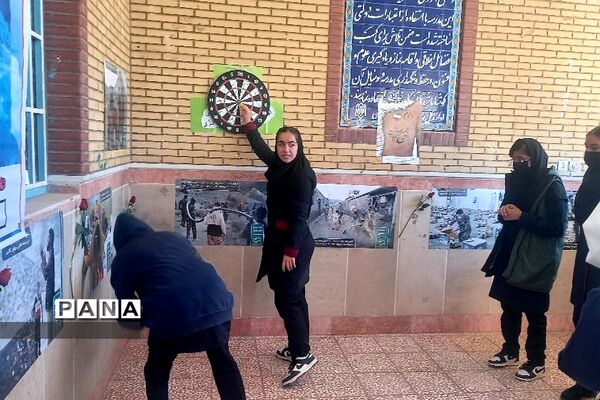بزرگداشت هفته بسیج در هنرستان فدک فشافویه