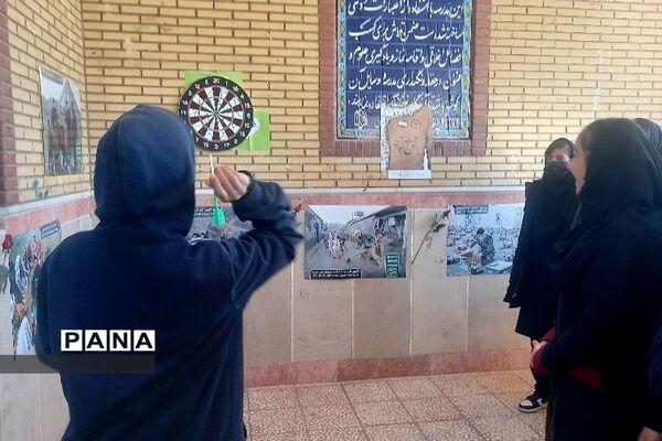بزرگداشت هفته بسیج در هنرستان فدک فشافویه