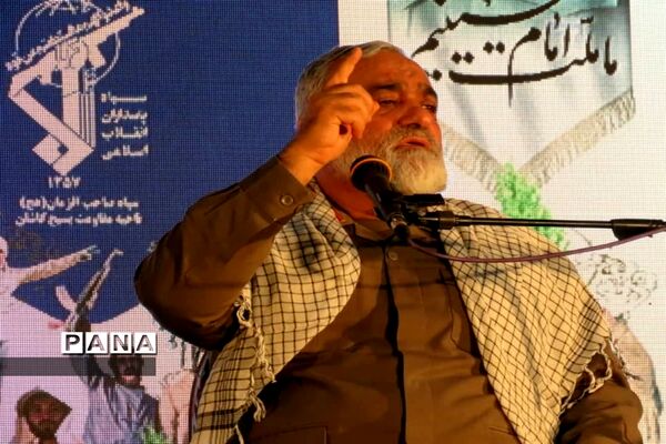 همایش بزرگ بسیجیان کاشان در بزرگداشت هفته بسیج