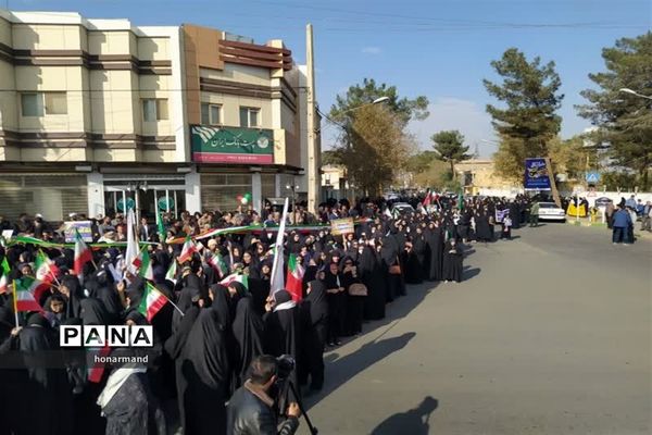 اجتماع بزرگ بسیجیان شهرستان آران و بیدگل