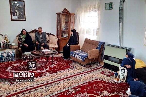 دیدار دانش‌آموزان سربندان دماوند با خانواده معظم شهید «مهدی آقامحمدی»