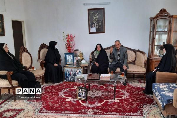 دیدار دانش‌آموزان سربندان دماوند با خانواده معظم شهید «مهدی آقامحمدی»