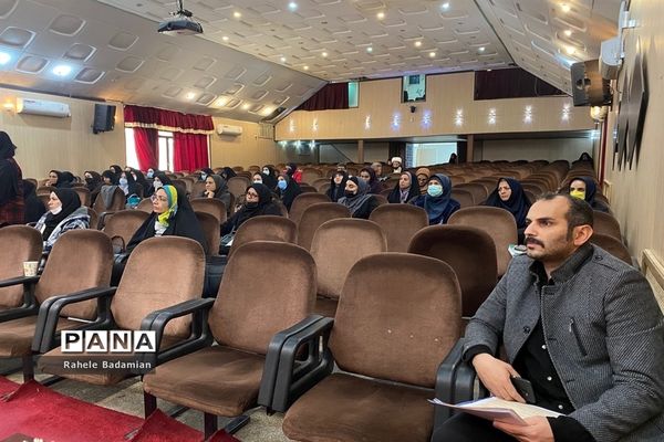 جلسه توجیهی دومین جشنواره ملی تئاتر درسی در کانون سمیه شهرری