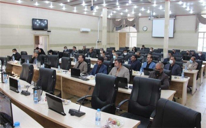 یکى از عوامل رشد و به‌روزرسانی اطلاعات کارکنان، برگزاری کارگاه‌هاى آموزشى است