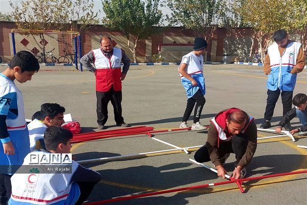 آمادگی آموزشگاه انصارالمهدی شهرستان قرچک برای برگزاری بیست و چهارمین مانور سراسری زلزله و ایمنی