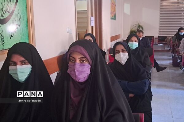 برگزاری کارگاه تجارب برتر تربیتی در حوزه کیفیت‌بخشی فعالیت‌های پرورشی در رودهن
