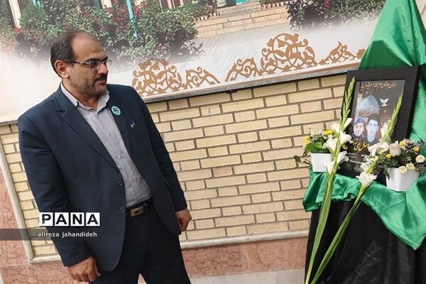تجلیل از پسران نخبه آموزش و پرورش ناحیه 3 شیراز