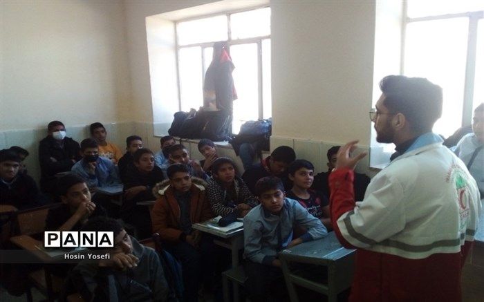 آموزش ۲۲۰ هزار دانش‌آموز برای مقابله با حوادث در سالی که گذشت