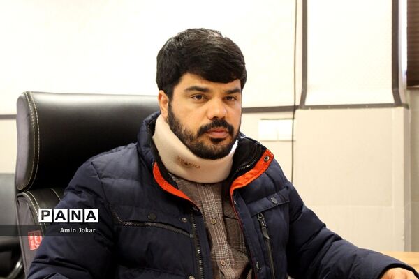 جلسه هم‌اندیشی حلقه مشاوران گام دوم انقلاب اسلامی با رئیس سازمان دانش‌آموزی استان فارس
