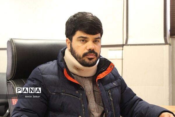جلسه هم‌اندیشی حلقه مشاوران گام دوم انقلاب اسلامی با رئیس سازمان دانش‌آموزی استان فارس