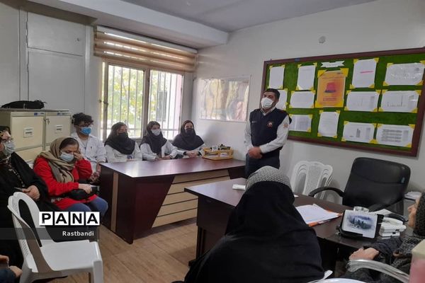 آموزش اطفای حریق برای رابطان و سفیران سلامت مرکز بهداشت محمدیان