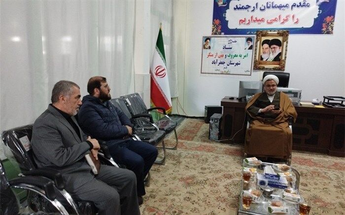 دیدار رئیس سازمان دانش آموزی قم با امام جمعه جعفرآباد