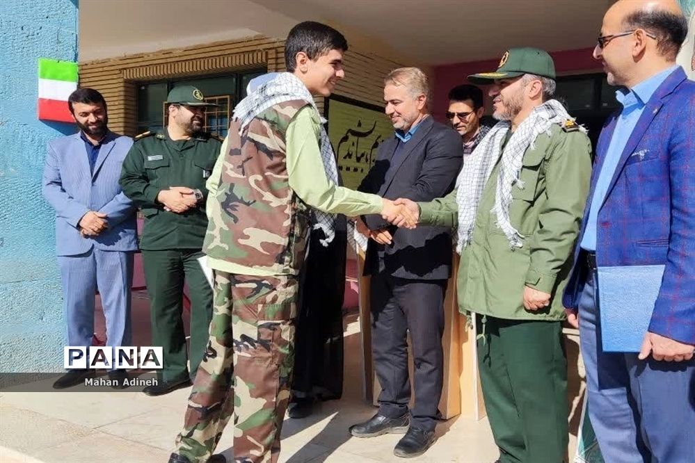 گرامیداشت هفته بسیج و تقدیر از بسیجیان فعال در شهرستان رباط کریم