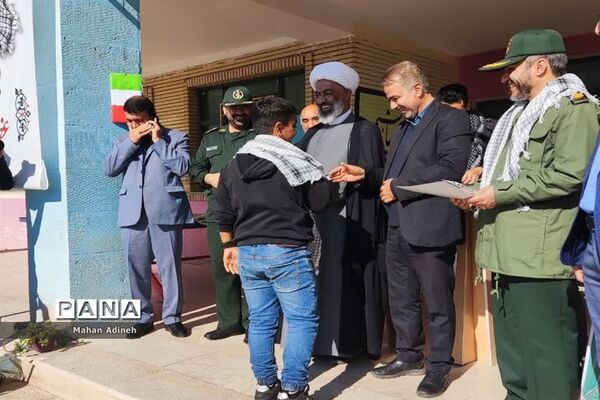 گرامیداشت هفته بسیج و تقدیر از بسیجیان فعال در شهرستان رباط کریم