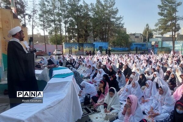 برگزاری نماز جماعت در مدارس شهرستان قرچک