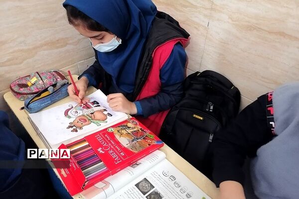 آموزش هنر‌آموزی در مدرسه ندای زهرا قرچک