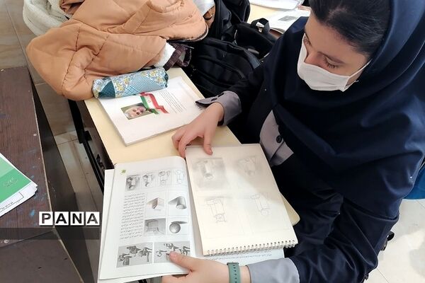 آموزش هنر‌آموزی در مدرسه ندای زهرا قرچک