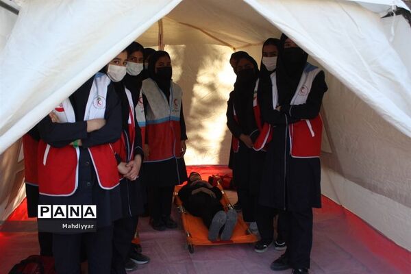 مانور زلزله در مدرسه عدالت شهر جوادآباد