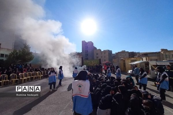 بیست‌وچهارمین مانور سراسری زلزله و ایمنی در آموزش و پرورش رودهن