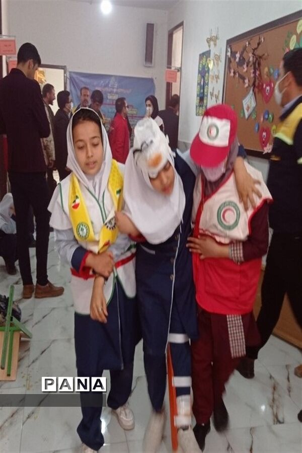 برگزاری مانور زلزله در شهرستان ورزنه