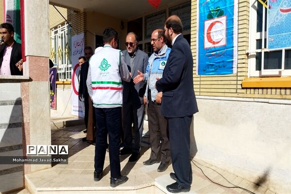 مانور زلزله در دبیرستان شهید «احمد علمداری» جعفرآباد قم