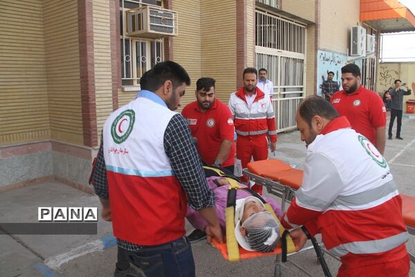 بیست‌وچهارمین مانور سراسری زلزله و ایمنی در دبیرستان شاهد امام جواد(ع) بهبهان