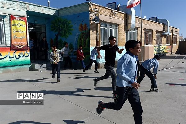 بیست و چهارمین مانور سراسری زلزله و ایمنی در دبیرستان شهید باقری، کاشمر