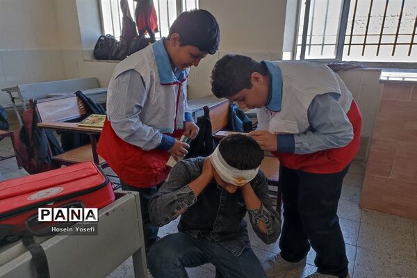بیست و چهارمین مانور سراسری زلزله و ایمنی در دبیرستان شهید باقری، کاشمر