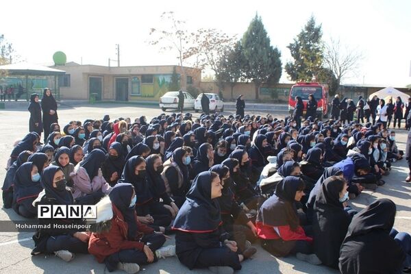 برگزاری مانور زلزله و ایمنی در بهارستان‌دو