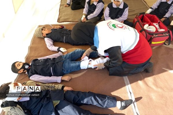 بیست و چهارمین دوره مانور زلزله و ایمنی در مدارس منطقه ۲ شهر تهران