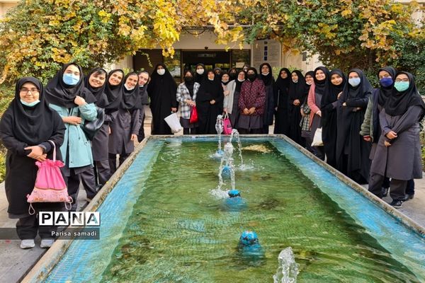 حضور دانش‌آموزان فرهنگ دختران منطقه ۱۳ در فرهنگستان زبان و ادب فارسی