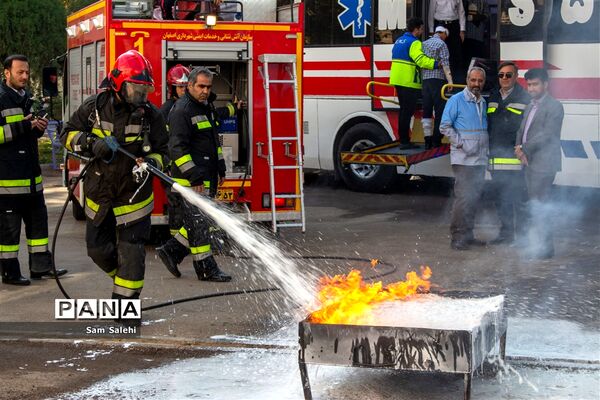 بیست و چهارمین مانور سراسری زلزله و ایمنی مدارس در اصفهان - 1