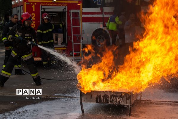 بیست و چهارمین مانور سراسری زلزله و ایمنی مدارس در اصفهان - 1