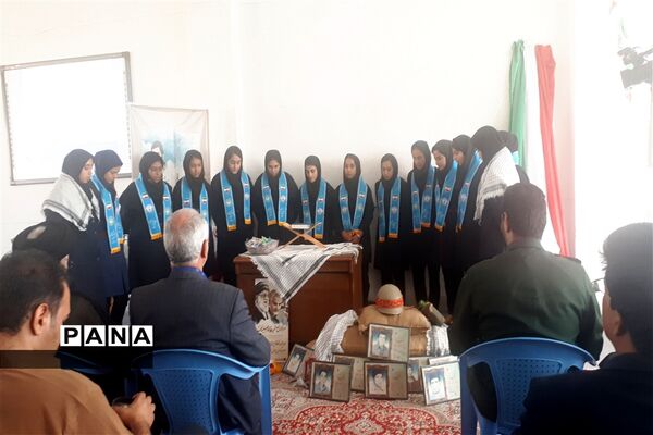 رونمایی از کتاب «پرواز از دهلاویه» در ابرکوه